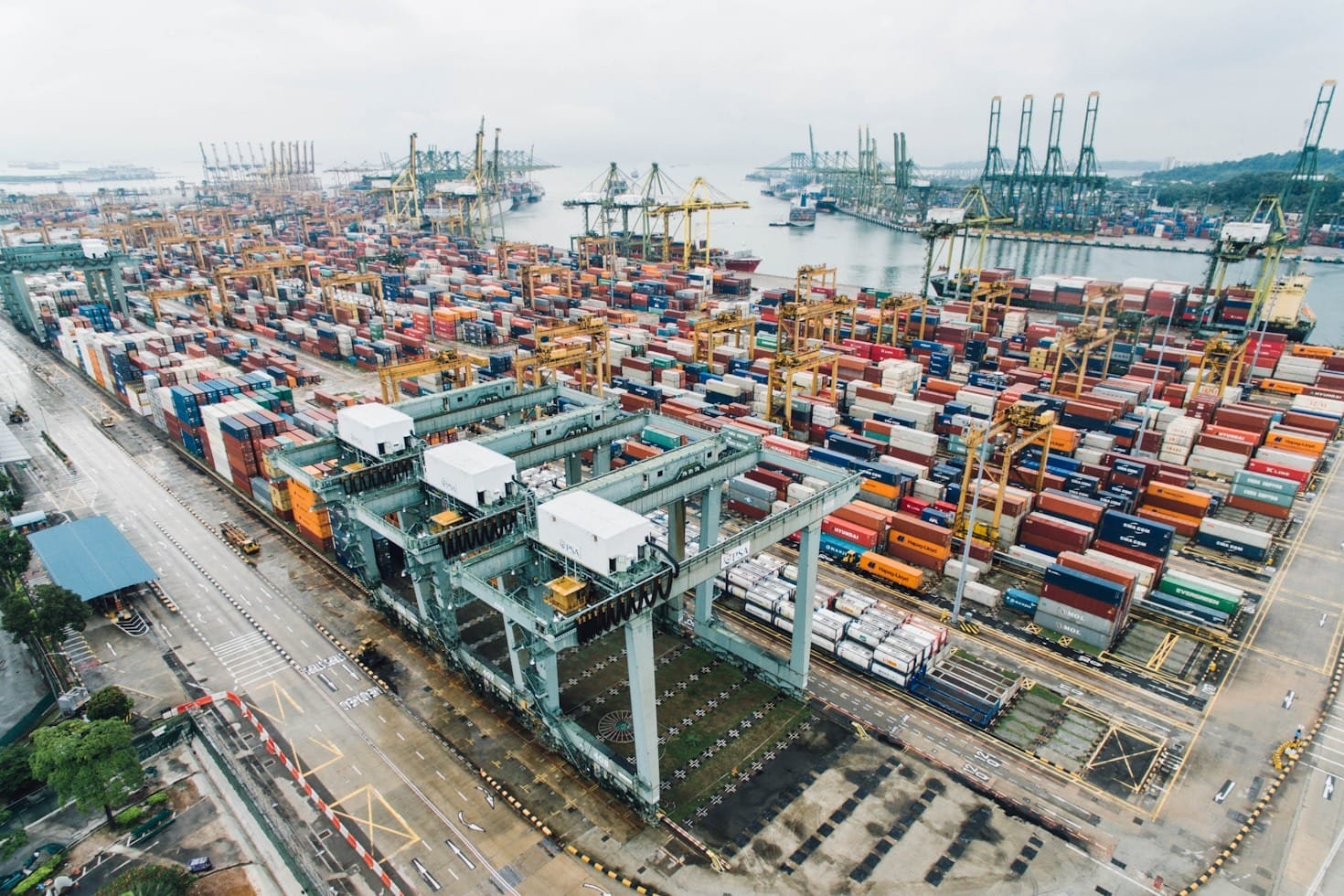 Cómo reducir costos al importar desde China a Chile sin afectar tus tiempos